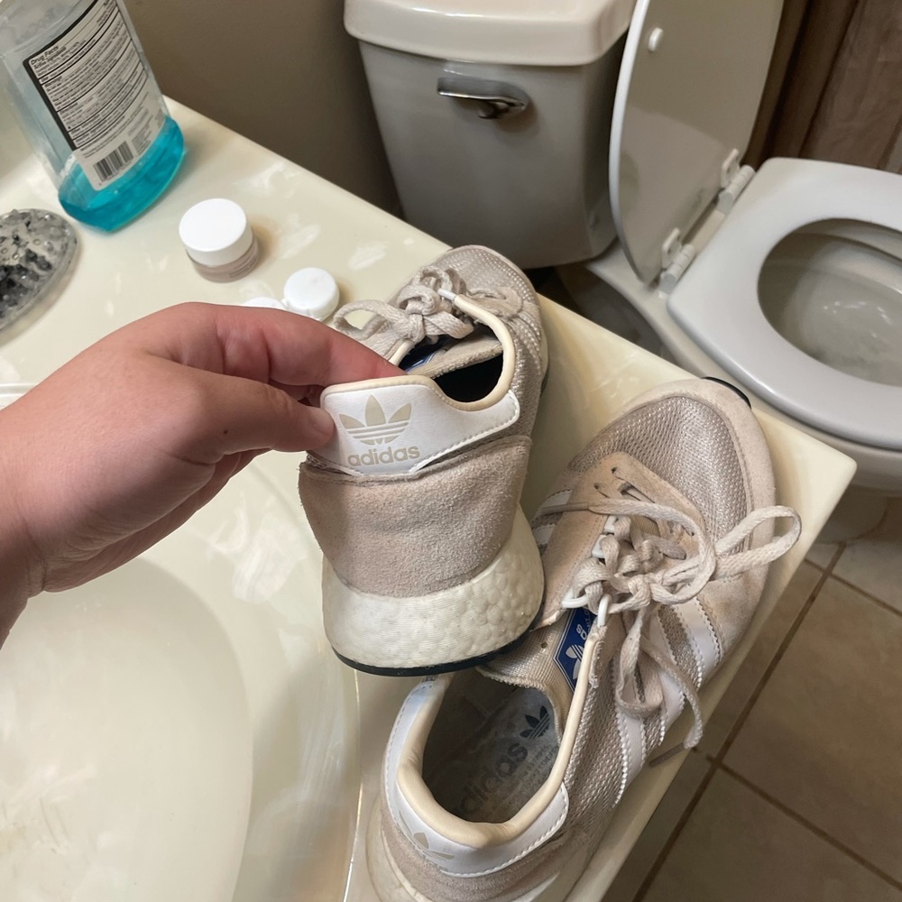 Worn once white adidas shoes